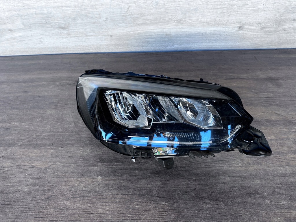 фото №1, Лампа перед правая led 9833036180 peugeot 208 ii 2008 ii 19-