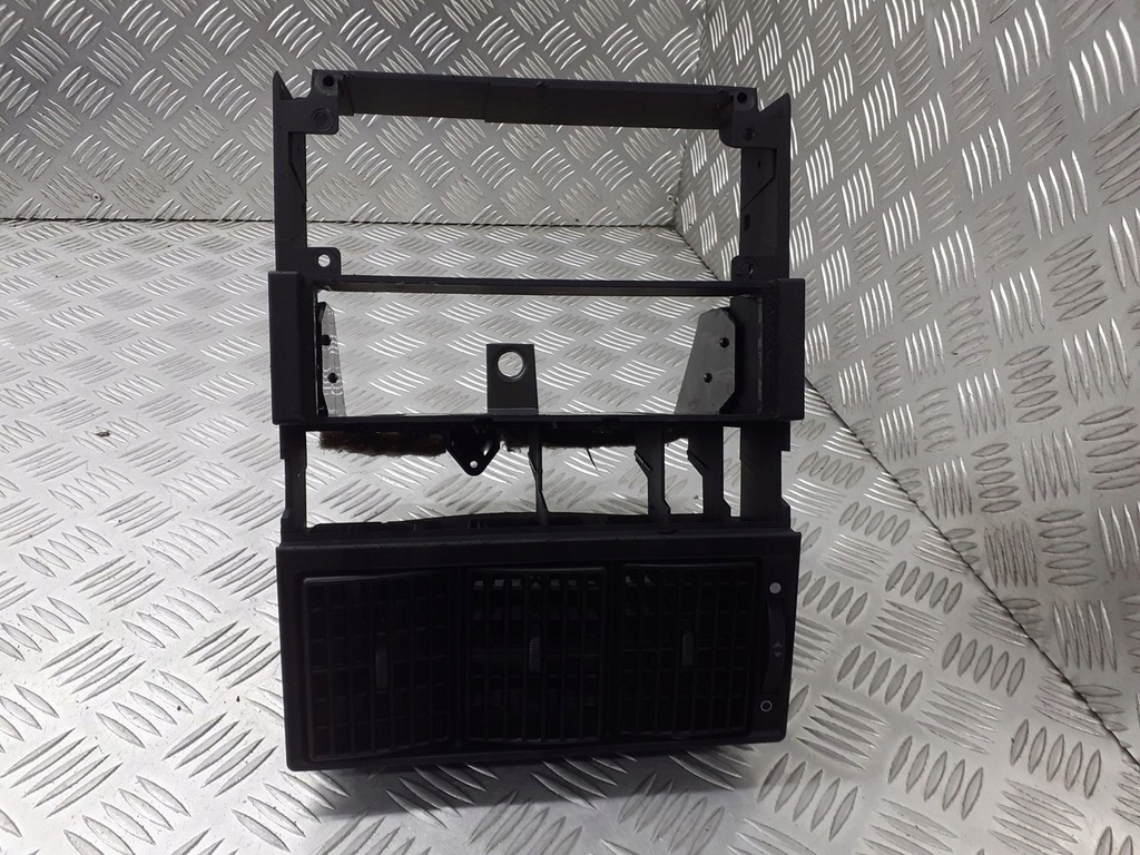 фото №1, Решётка средняя обдув audi 80 b4