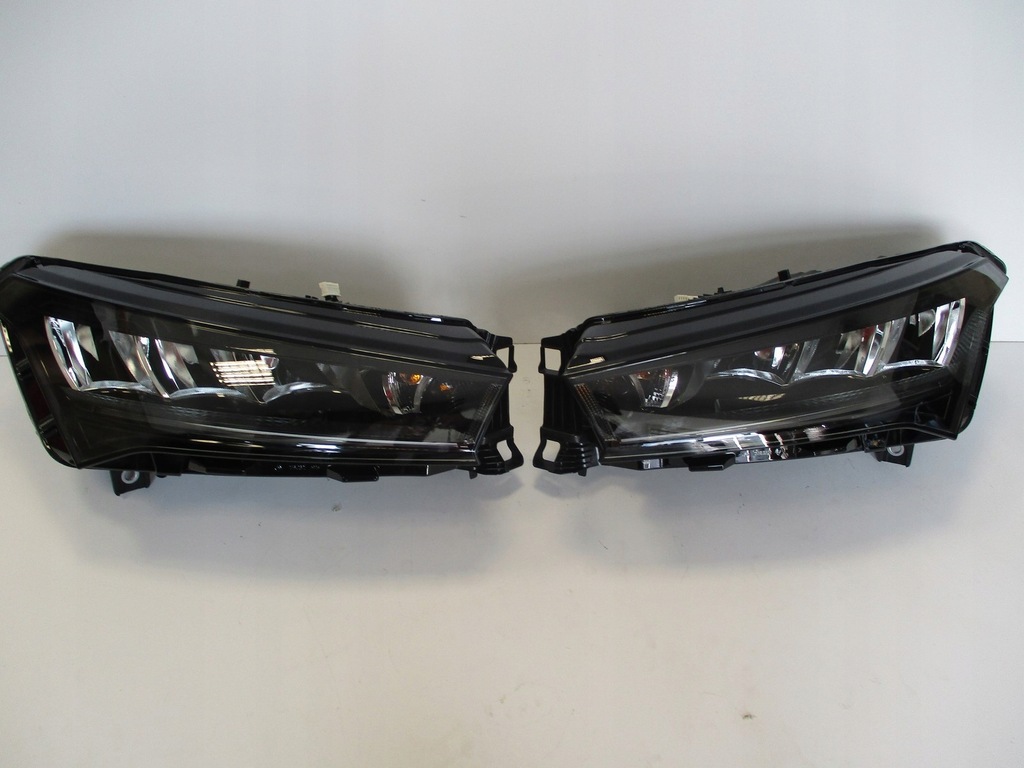 фото №6, Лампа лампы led перед skoda enyaq 5lb941018 5lb941017 nowe