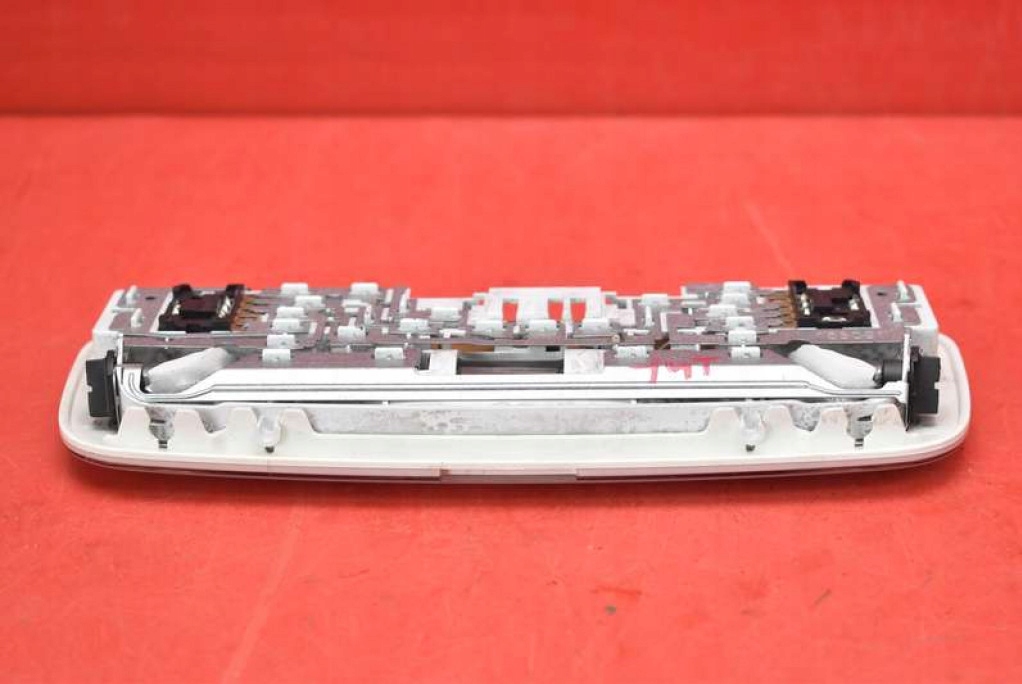 фото №6, Лампа освещение салона задняя a2048204901 mercedes c-klasa w204 07-12