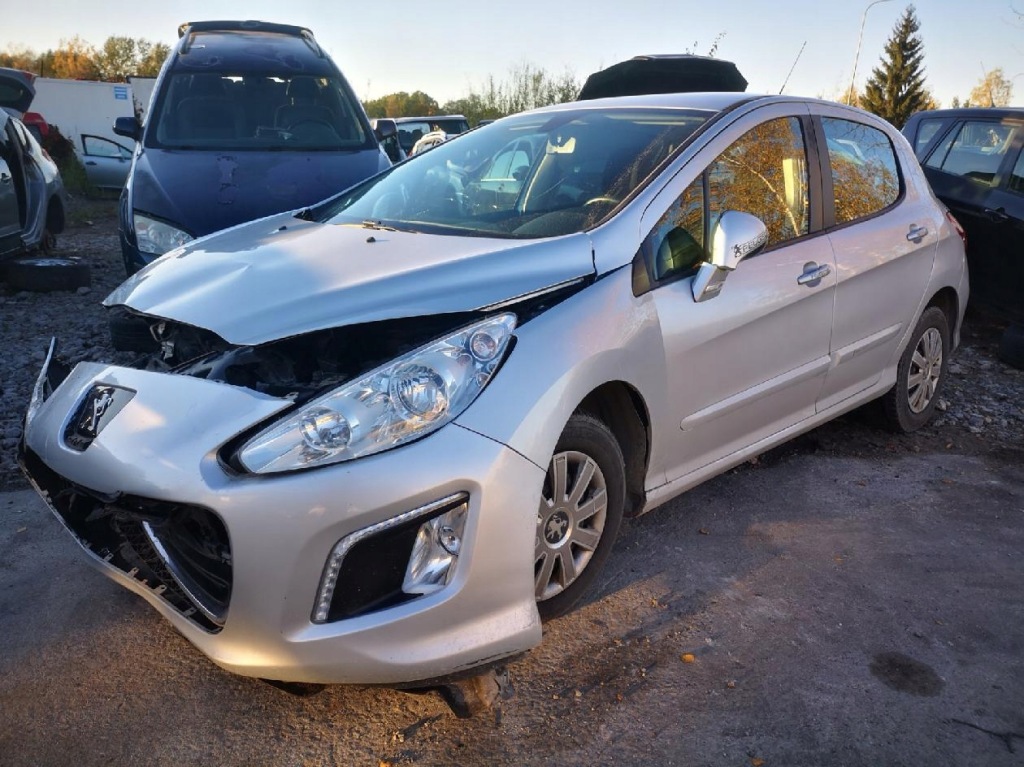 Peugeot 308 двигатель крышка отопителя 2012 1.6l t1020286f Недорого