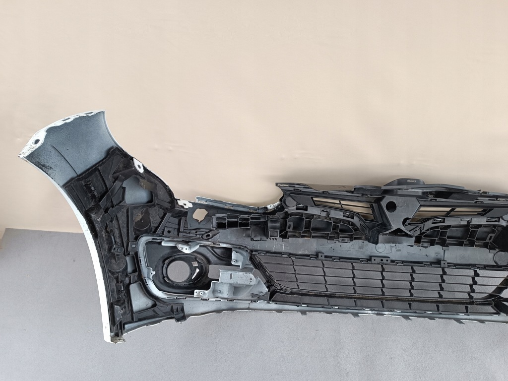 Купить Renault megane 3 рестайлинг  2013-2015 бампер перед передний омыватель