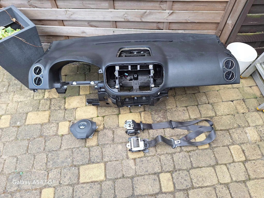 фото №1, Приборная панель приборная консоль оригинал vw golf vi plus ремни 2 x подушка