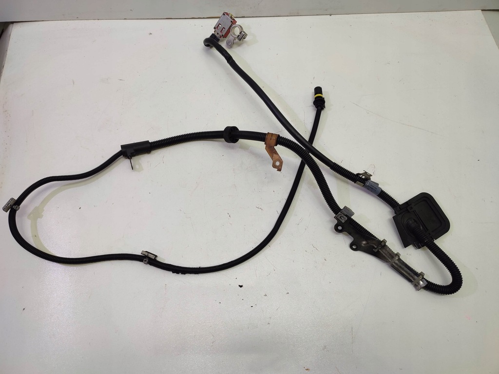 фото №1, Mercedes w212 w204 шланг плюсовий клема a2124409752