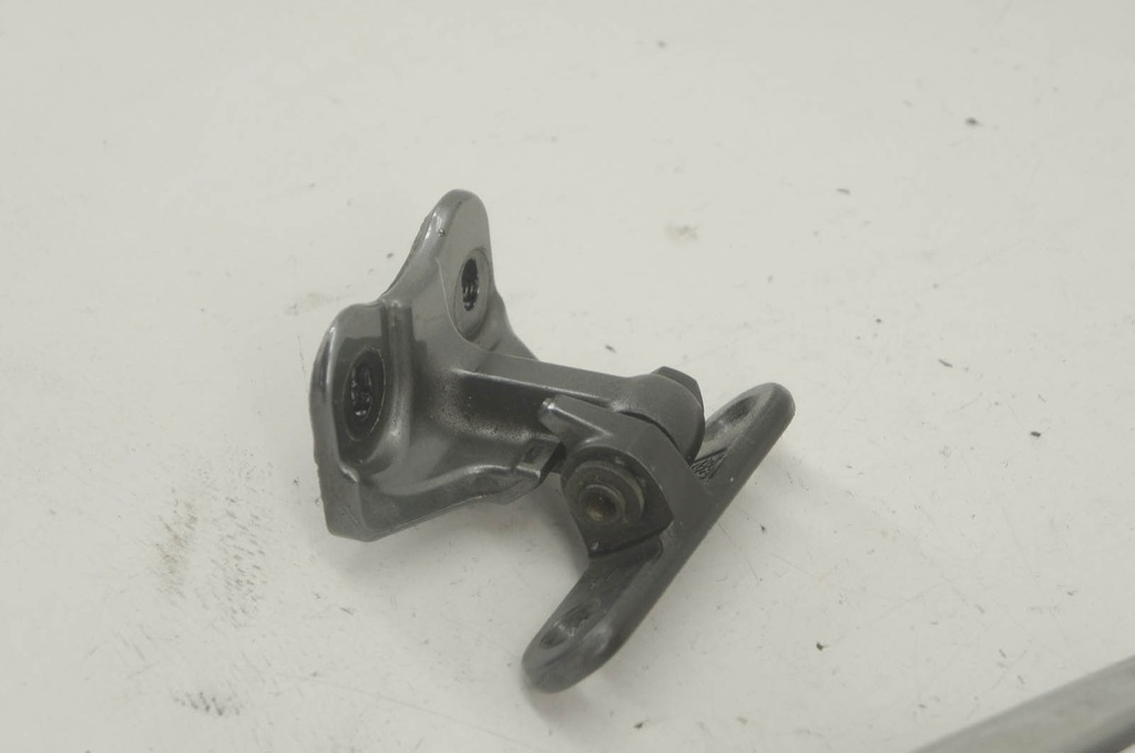 фото №4, Gu072 infiniti q30 петля дверь правый задняя комплект