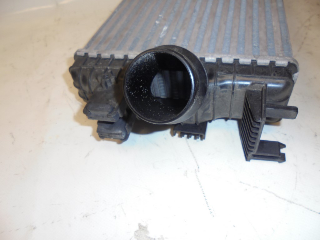 Радиатор интеркулер 1.3 tce renault arkana 22r. 144966225r Цена