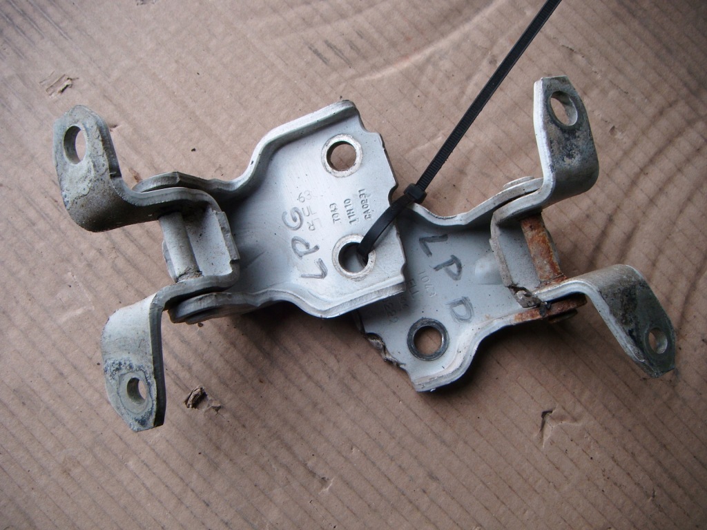 фото №1, Suzuki alto pixo 09-14 1.0b петля двері góra dół