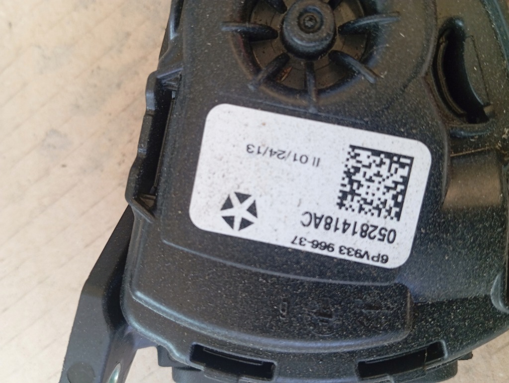 фото №13, Chrysler town country 11 педаль газу 05281225aa 3.6 dodge grand caravan