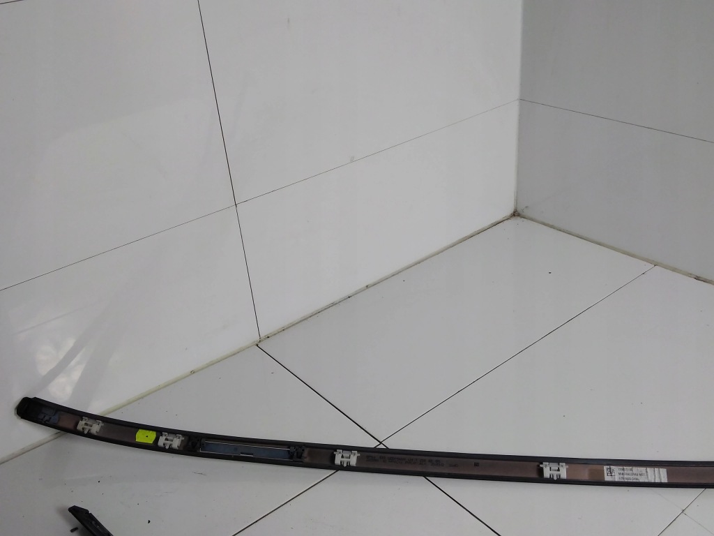 Bmw f30 молдинг дахова права mineralgrau met b39 Недорого