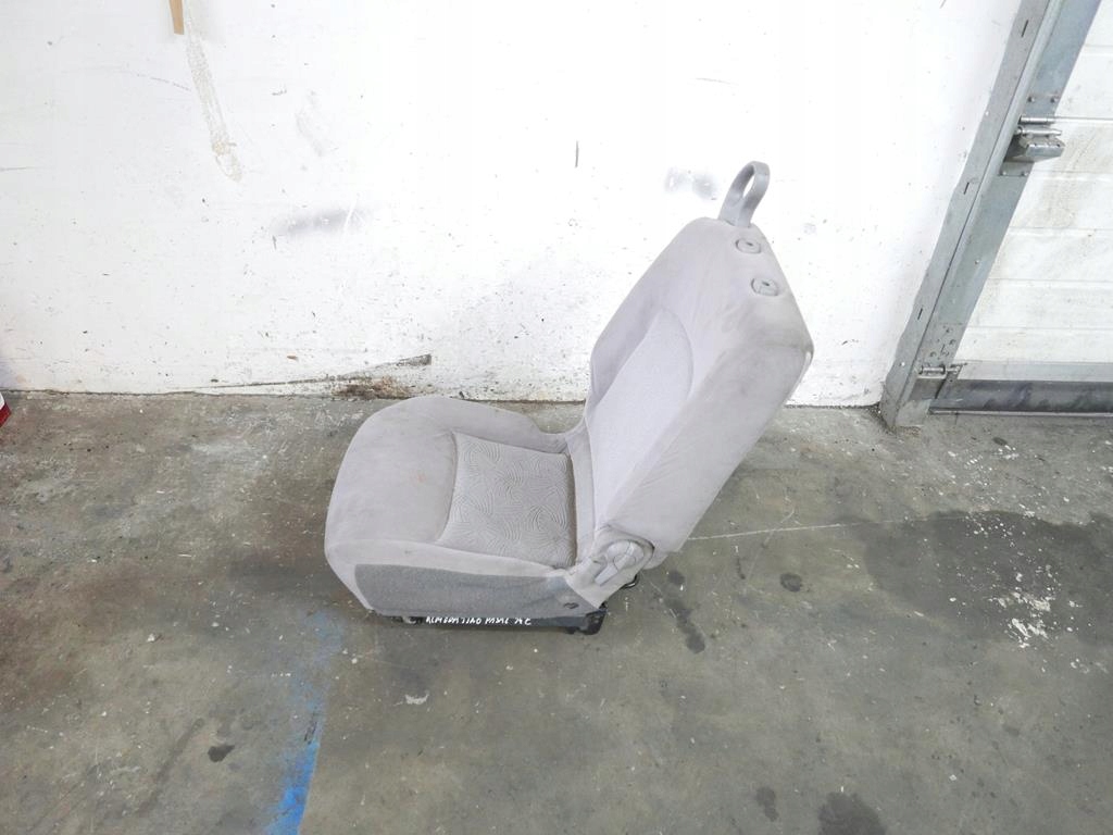 фото №9, Сиденье правый задняя задний nissan almera tino 00-03