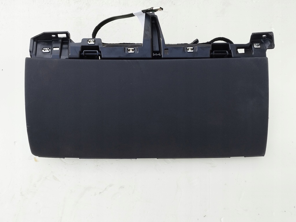 фото №1, Tesla model y бардачок пасажира консолі 1643118-00-a