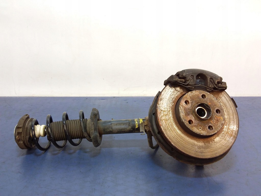 фото №1, Vw eos 1.6 fsi поворотный кулак mcperson правый перед