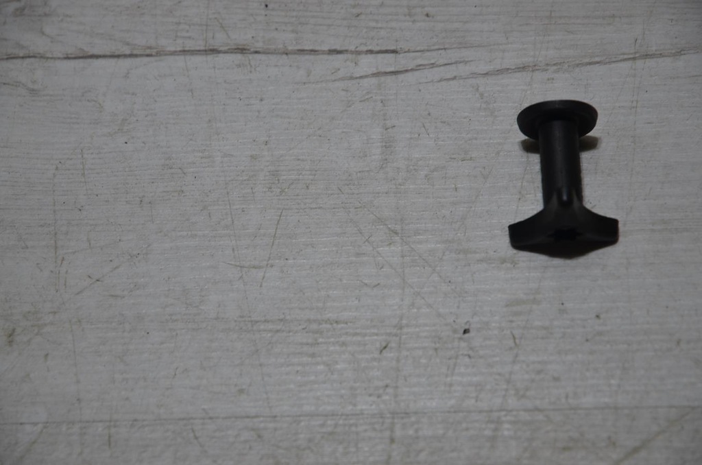 фото №1, Гайка лампи задня duster ii 18r