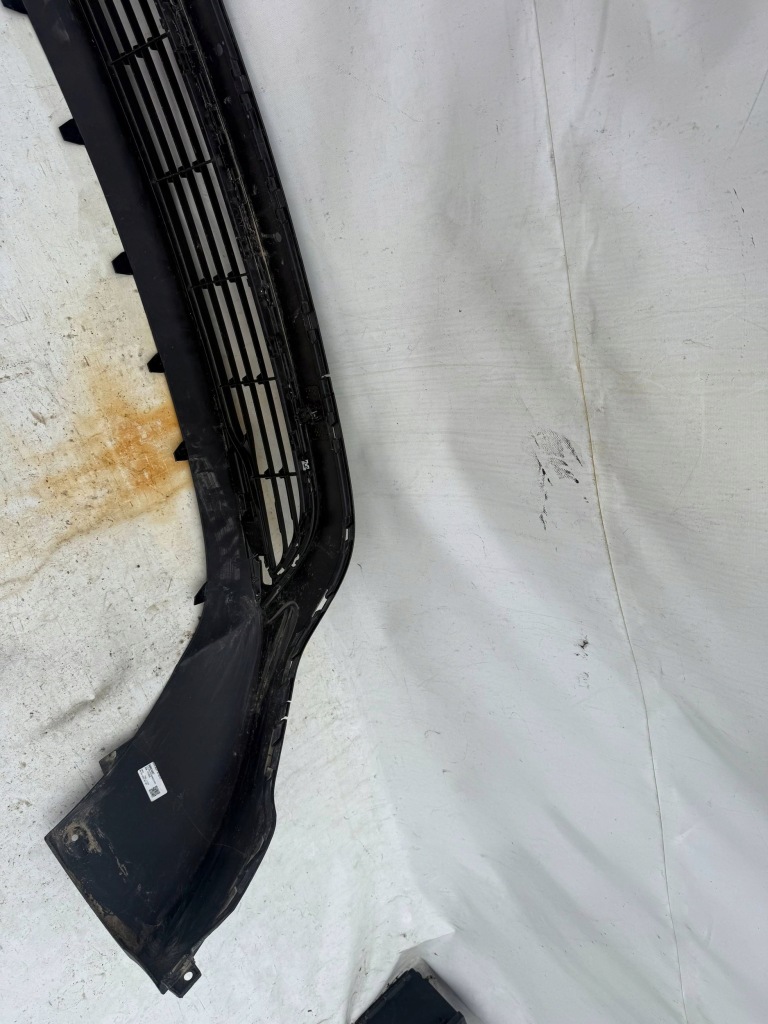 Mercedes w243 eqb a2438856203 спойлер молдинг бампер перед передній Ціна