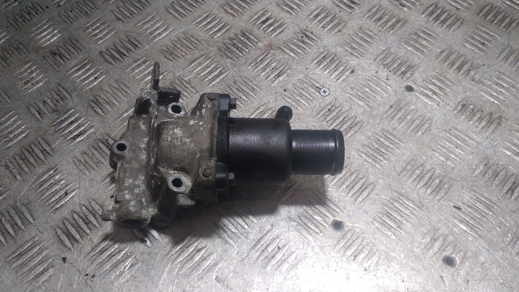 фото №1, Корпус термостата dacia sandero 1.6b 493155