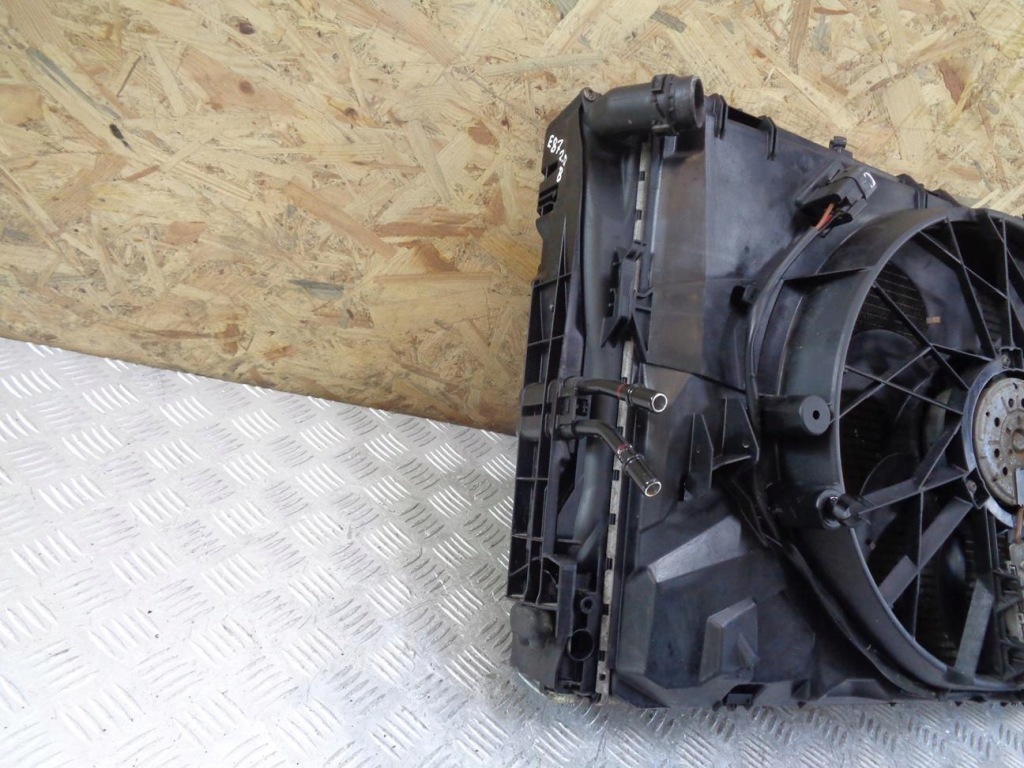 Радіатор води кондиціонера вентилятор комплект  bmw 1 e81 e87 2.0 b 04- 7523258 Недорого