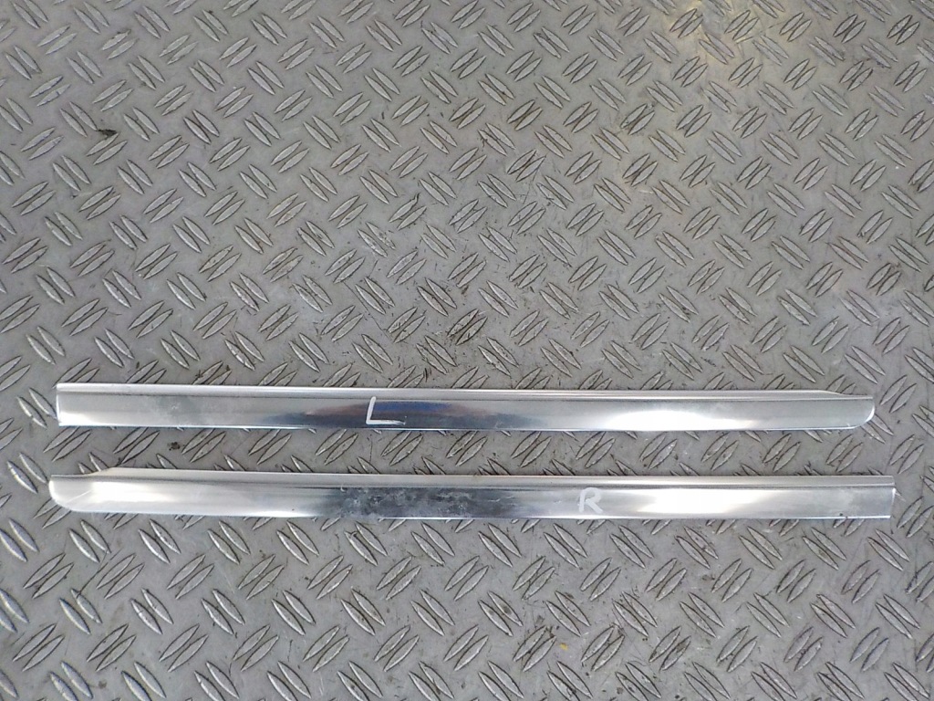 Купити C klasa w205 накладки хромовані przy скло задній