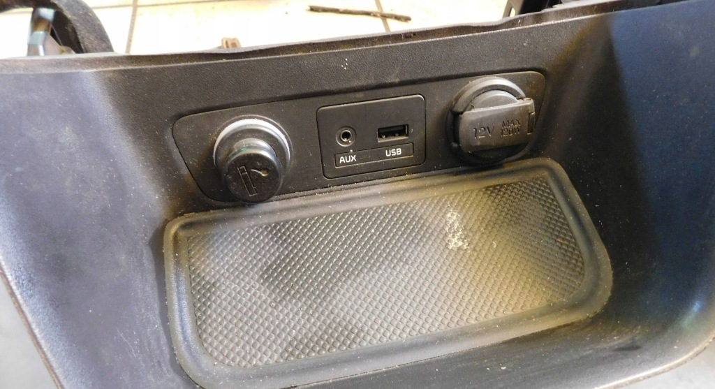 Купить Kia sorento 2 рестайлинг  12-16 подлокотник туннель средний чехол ручка usb aux