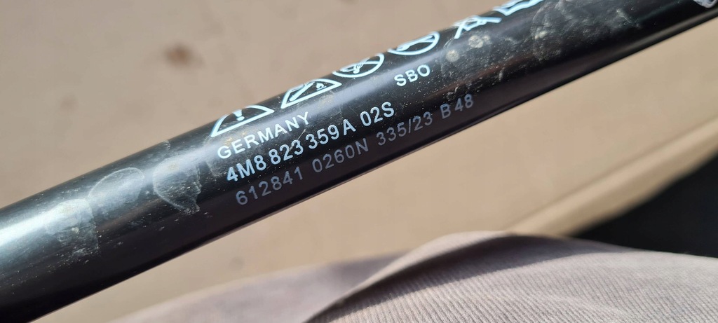 фото №12, Sq8 4m rsq8 q8 привод газовый амортизатор капот перед 4m8823359a