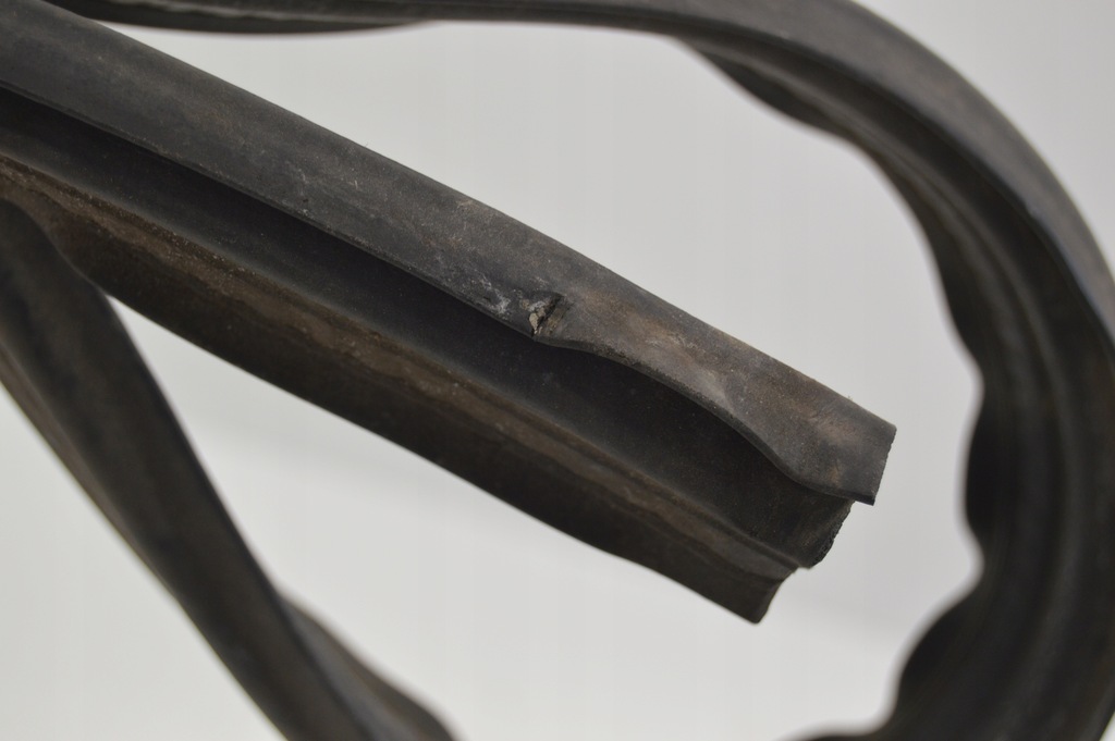 фото №5, Прокладка перегородка капот mercedes r129 sl