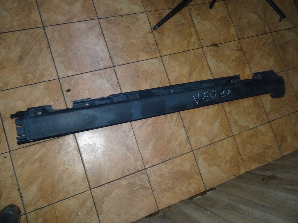 фото №1, Volvo v50 молдинг поріг ліва