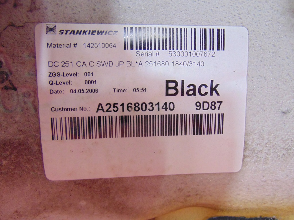 фото №12, Mercedes r-klasa w251 короткий 05- обшивка коврик задняя a2516803140