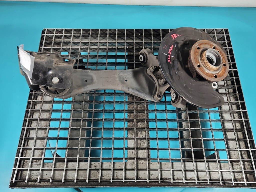 Купити Ступиця колеса задній права поворотний кулак підшипник mercedes w177 2.0 t 4x4