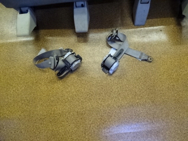 фото №6, Land cruiser 120 04r заднее сиденье комплект кожа beż с ремни