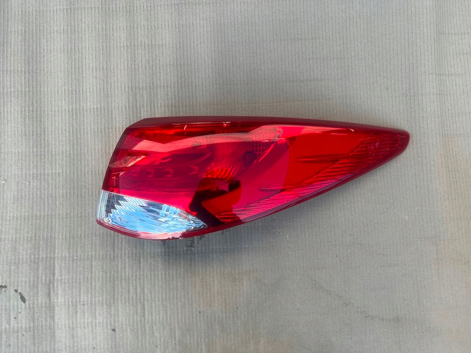 фото №1, Hyundai ix35 i 09-13 лампа права задня задня 92402-2y0