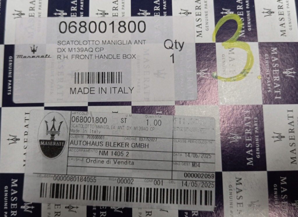 Кронштейн правий перед maserati 068001800 новий оригінал Недорого