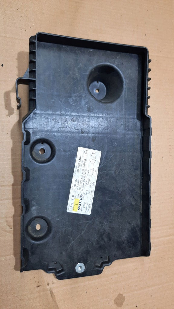 фото №1, Volvo v40 ii основание аккумулятор 31301934