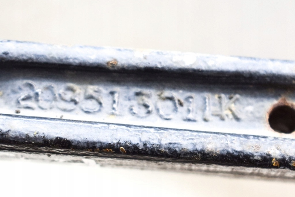 фото №7, Chevrolet camaro mk5 передні праве нижні важіль 20951301 6.2 бензин 318kw