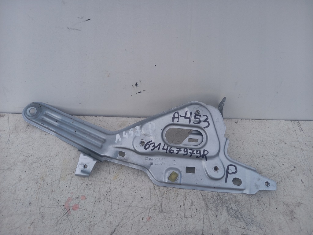 фото №1, Кронштейн крыла правый a453 forfour ii 631467979r