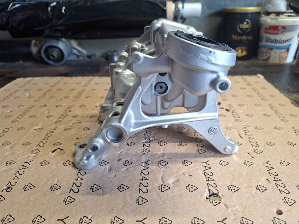 Насос масла двигателя bmw 530i 11419844184 с Разборки