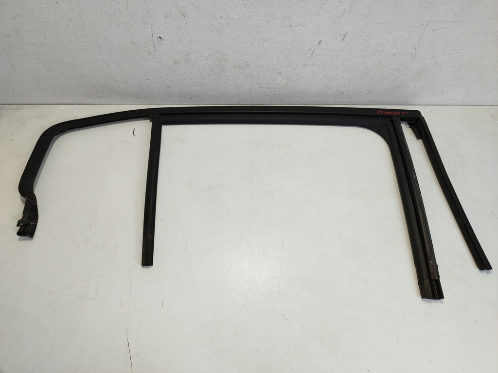 фото №1, Citroen c5 aircross прокладка дверь правый задняя