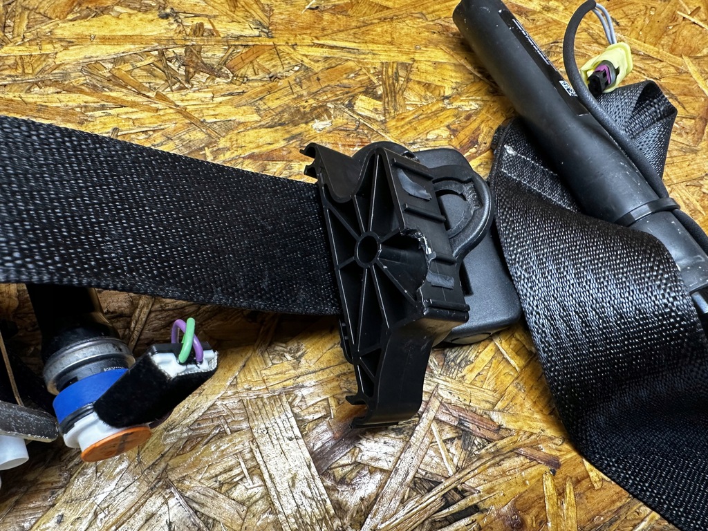 фото №8, Pas лівий перед з натягувач wrangler jl 18-