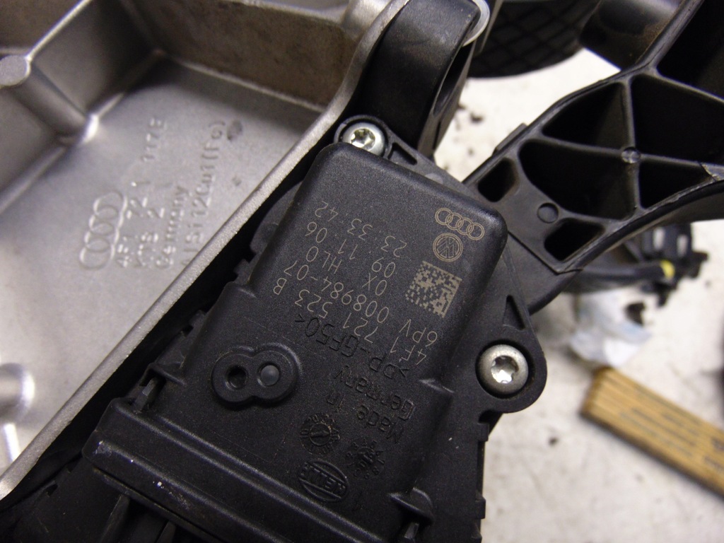 фото №10, Педаль педали газа тормоза сцепления комплект механическая коробка передач audi a6 c6 europa