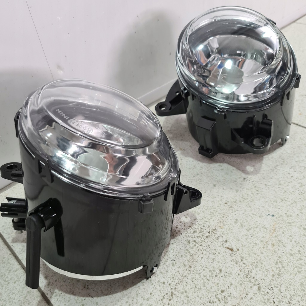 фото №6, Противотуманная фара лампа mercedes actros mp 4 левый правый