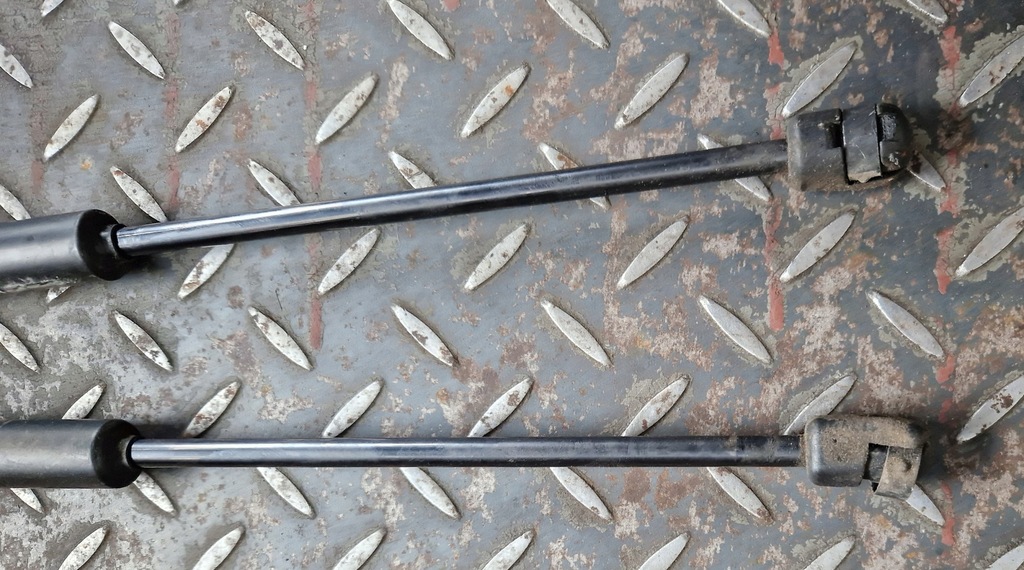 фото №4, Амортизаторы крышки clio iii kombi