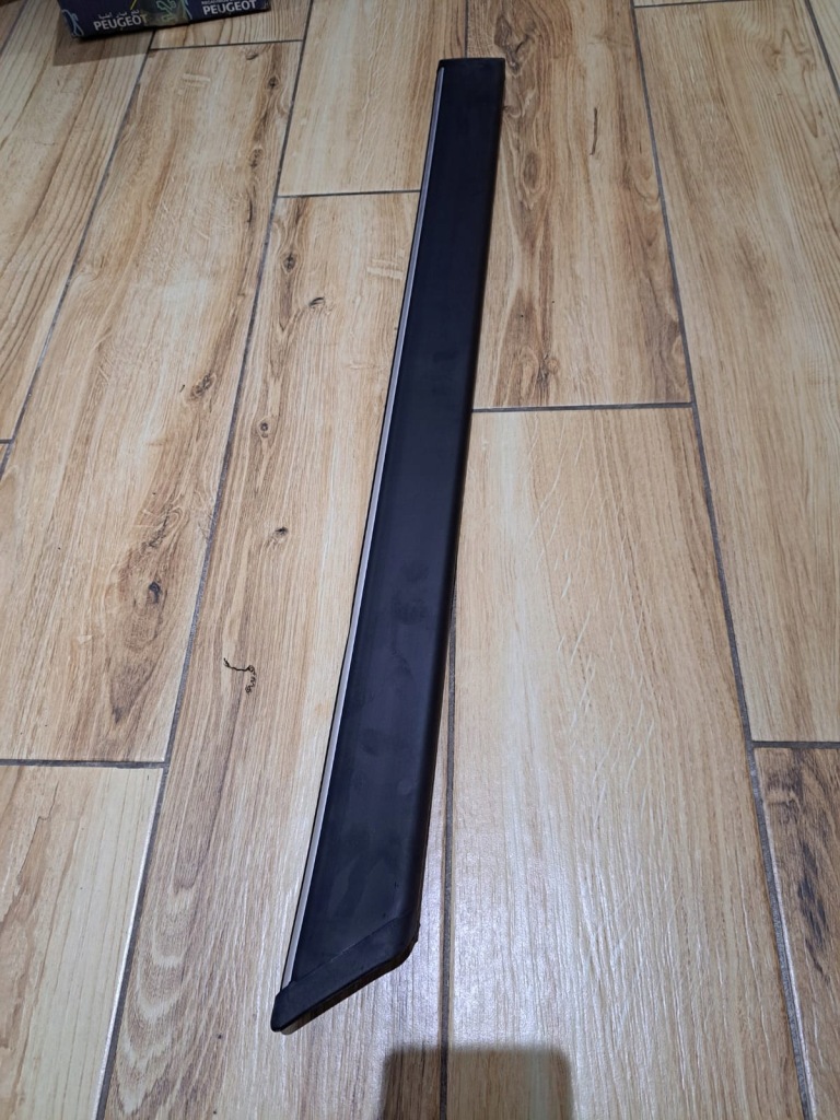 фото №1, Молдинг двері правих задніх peugeot 405