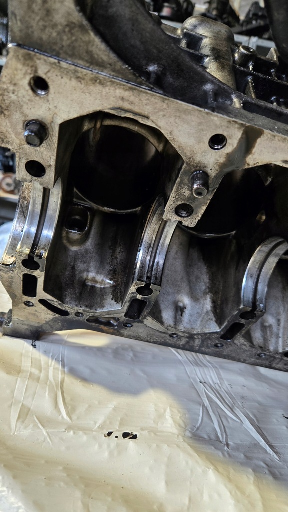 фото №12, Блок двигателя 2.4 d5 volvo xc90 xc60 xc70 v70 2 3 s60 s80 2 30677367 d5244t