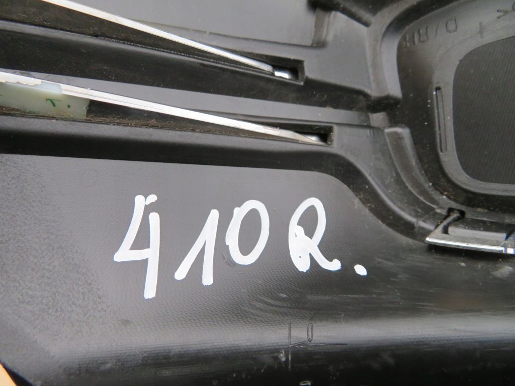 фото №13, Renault clio v 19- решётка бампера правая перед передняя 261a26956r