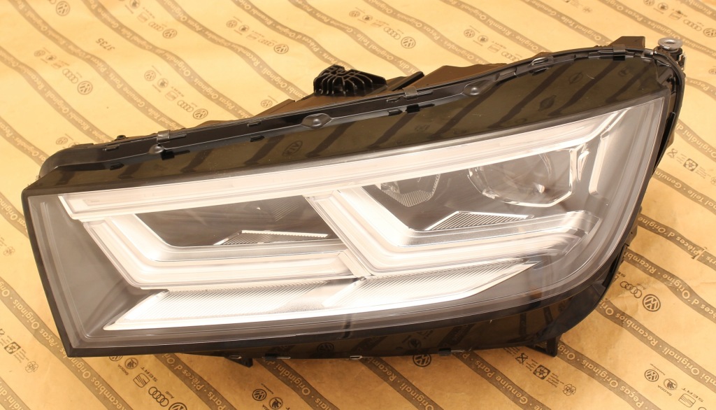 Купити Audi q5 2 2 80a 16-20 фара перед full led 033c
