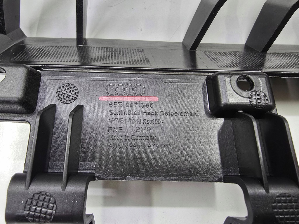 Абсорбер кронштейн  кронштейн бампера заднього audi a6 e-tron 85e задні 85e807386 Ціна