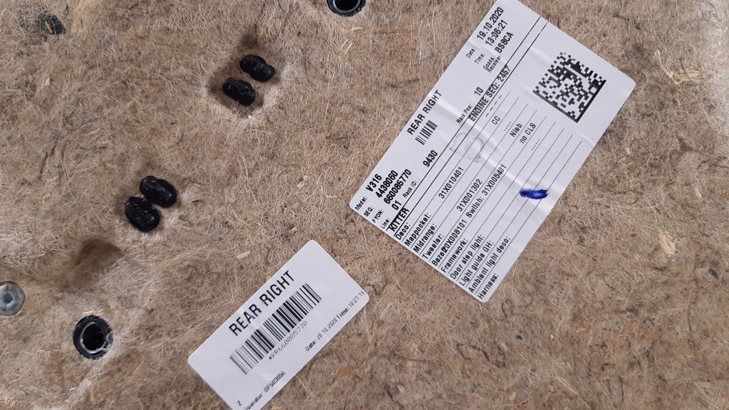 фото №12, Volvo xc40 обшивка двері правий задня 31407710