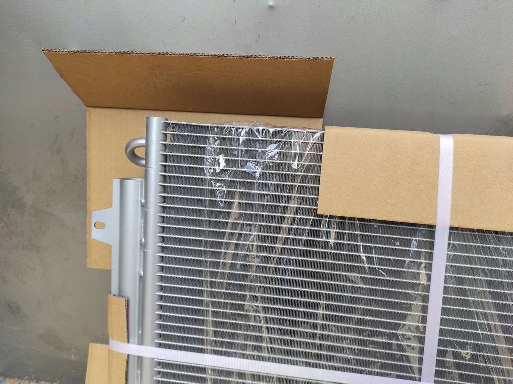 фото №6, Конденсатор кондиционера радиатор vw passat b7 cayc 1.6 tdi 105km