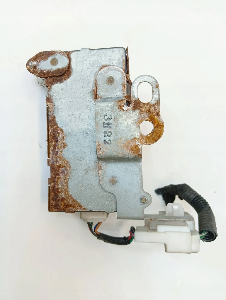 фото №2, Lexus ls 430 2004 модуль блок управления крышки замка lift ls430