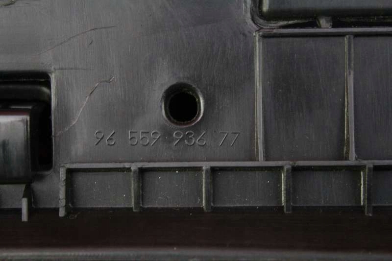 фото №11, Бардачок пассажира peugeot 308 1 i 08r