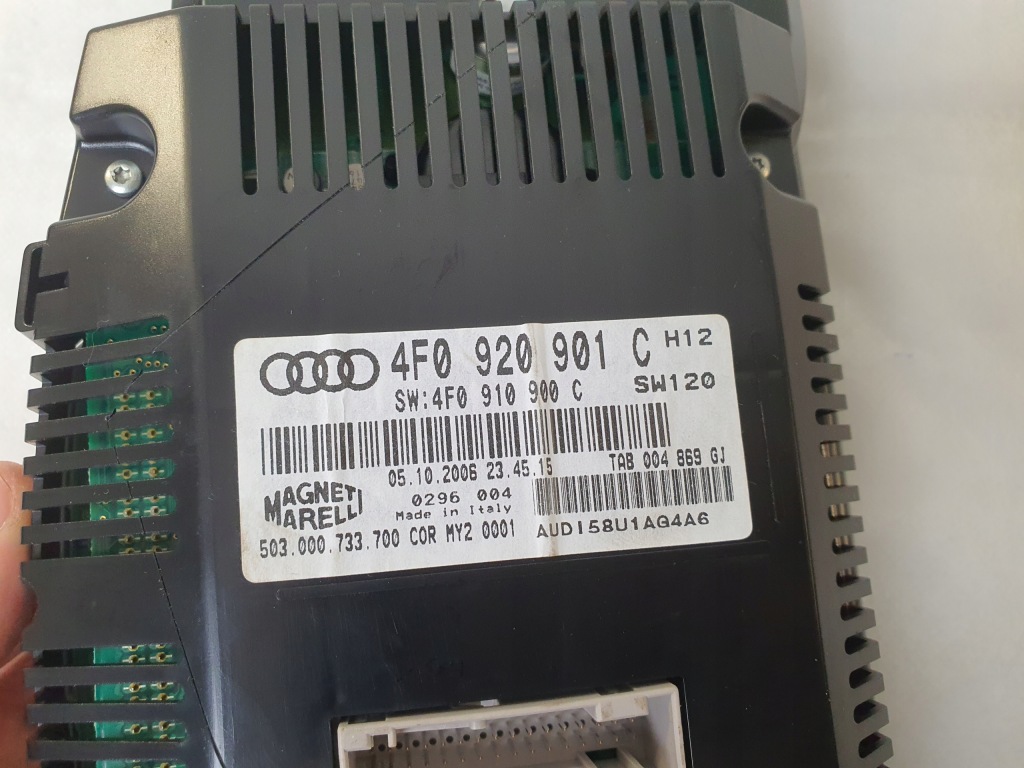 фото №6, Счетчик приборы audi оригинальный номер 4f0920901c