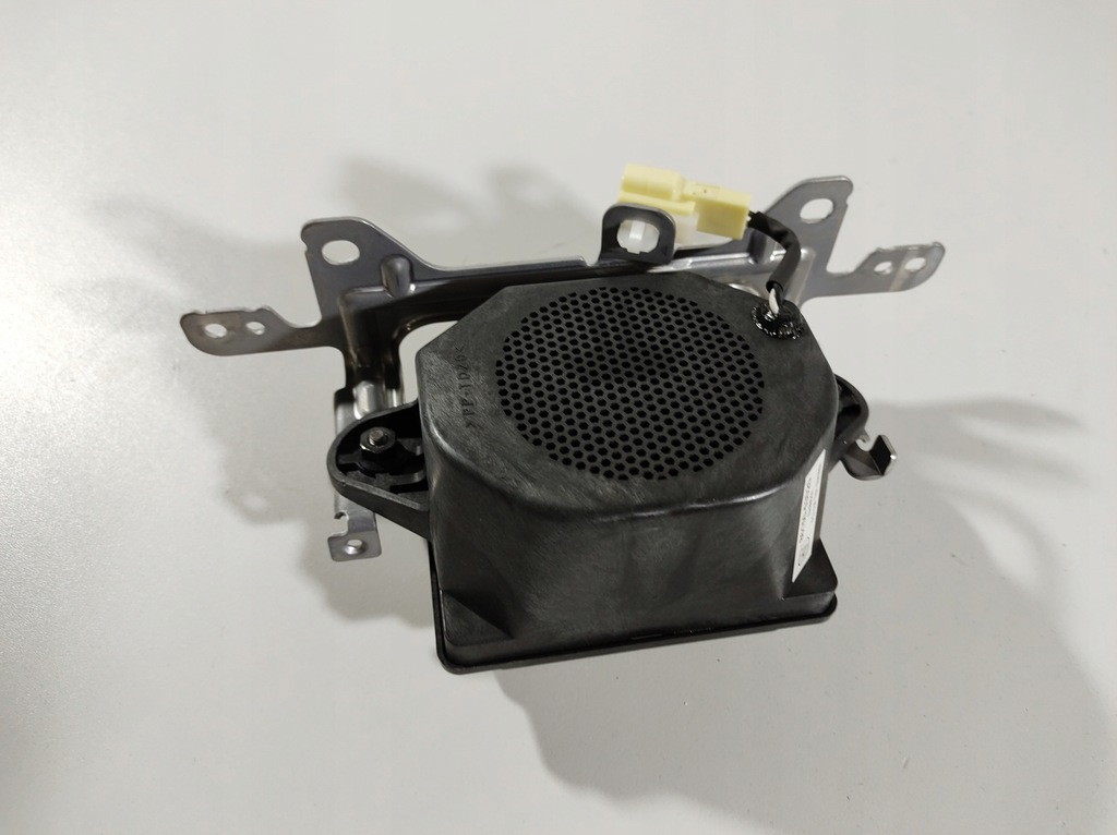 фото №10, Lexus is300h 13r speaker assy 86150-53020